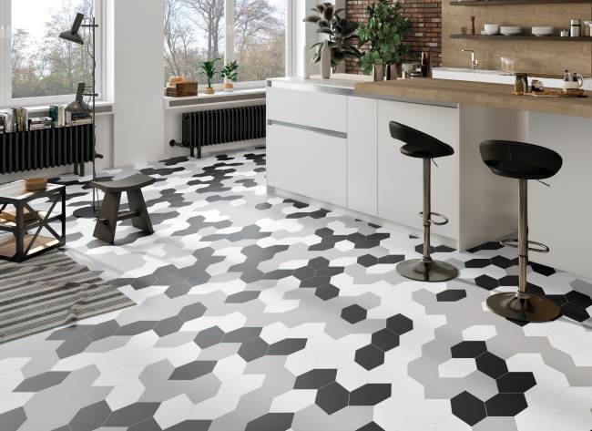 Basic-Black-Kayak-eamb