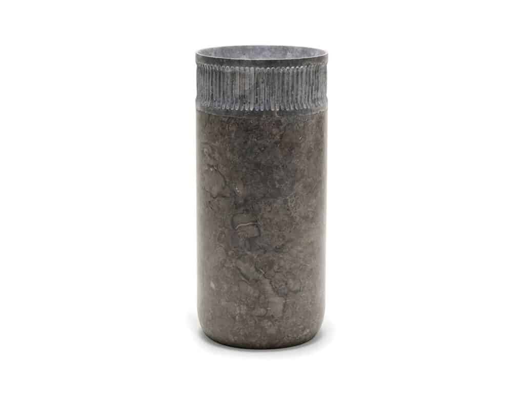 Striae Pedestal Black 400x870